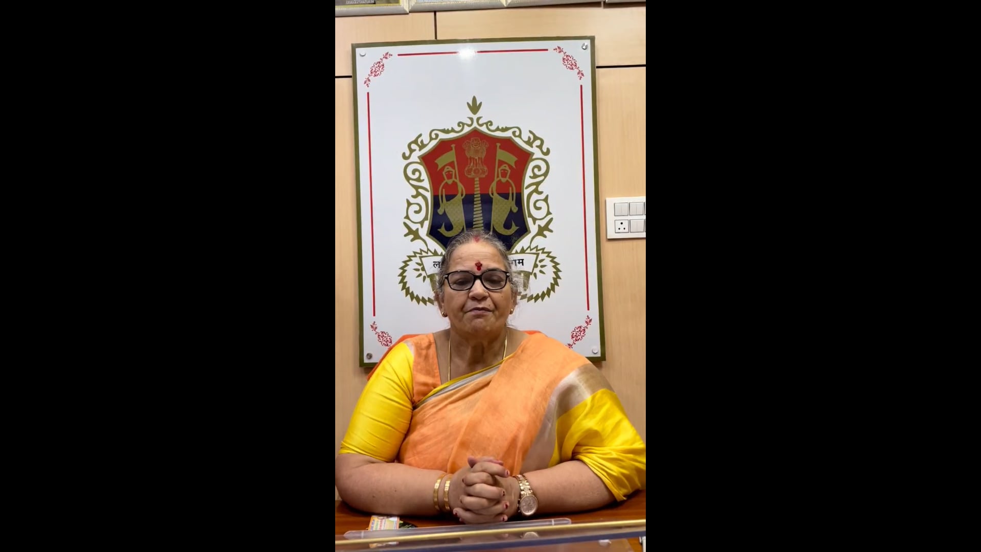 ▶️....राजधानी लखनऊ महापौर सुषमा खर्कवाल का बयान!!
लखनऊ में पेट्रोल-डीजल,गैस व खाद्य सामग्री की कोई कमी नहीं महापौर!!
अफवाहों से बचें शहर में सभी आवश्यक वस्तुएं पर्याप्त महापौर!!
असामाजिक तत्व फैला रहे भ्रामक खबरें प्रशासन पूरी तरह सतर्क महापौर!!
केंद्र व राज्य सरकार अलर्ट सभी सेवाएं सुचारु रूप से संचालित महापौर!!
सोशल मीडिया पर अफवाहें न फैलाएं शांति व संयम बनाए रखें महापौर!!
प्रशासन की सख्त निगरानी शहरवासियों से सहयोग की अपील!!