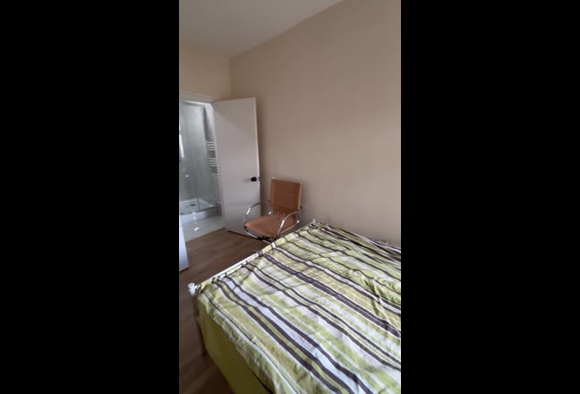 Luxury En-Suite Room – LU1 – &pound;650/&pound;750 PCM Main Photo