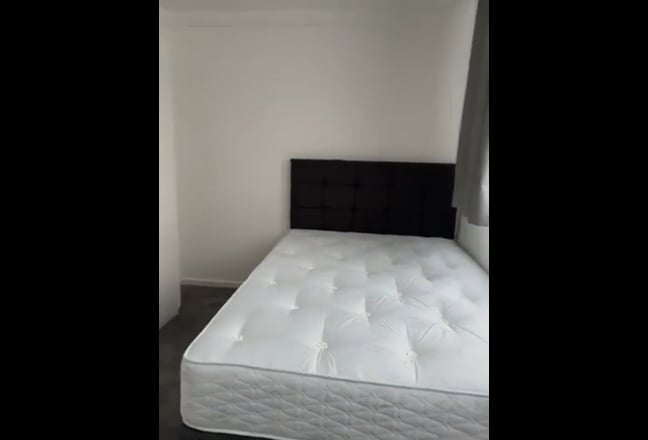 Lovely House Next to West Kensington Tube| Apr–Oct Main Photo