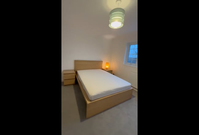 Double furnished rooms - professional house share  Main Photo