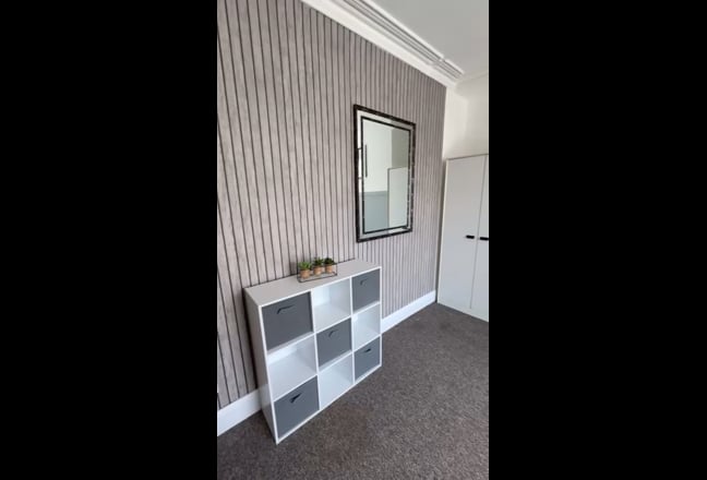 Modern Spacious Room -with All Bills Inc Main Photo