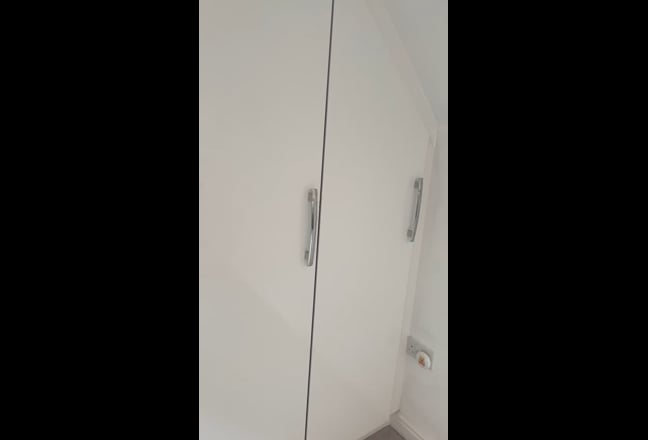 Very Large Double Bedroom near to Sale Town Centre Main Photo