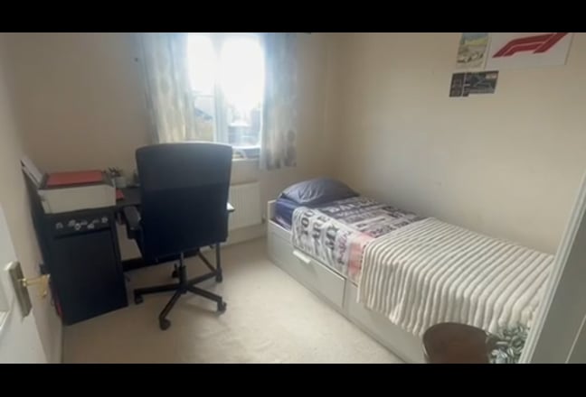 Spacious room available Cambourne Main Photo