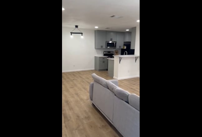 Furnished Room Near The Domain – All Bills Include Main Photo