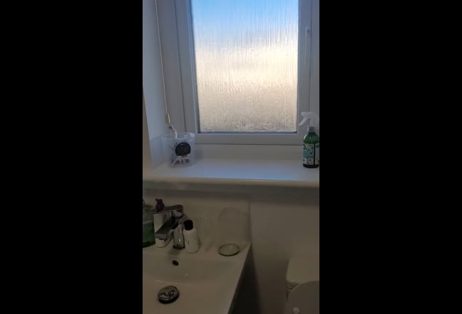 One double-bedroom with private bathroom  Main Photo