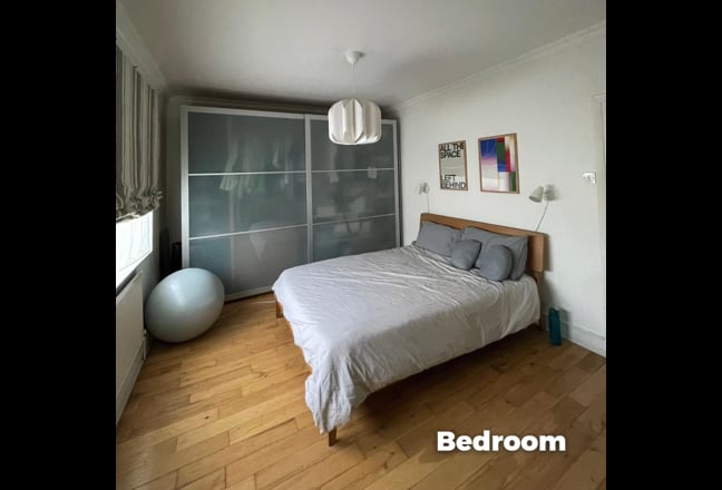 Double Bedroom in a Pet-Friendly House Main Photo