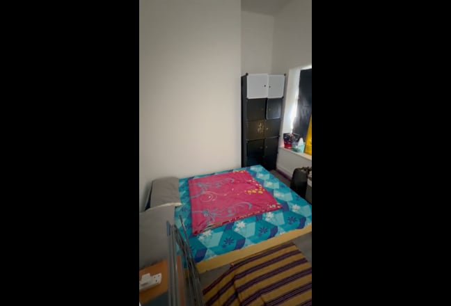 Bed space available for girl Main Photo