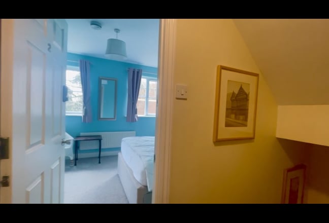 Double en-suit room in five bedroom house to let Main Photo