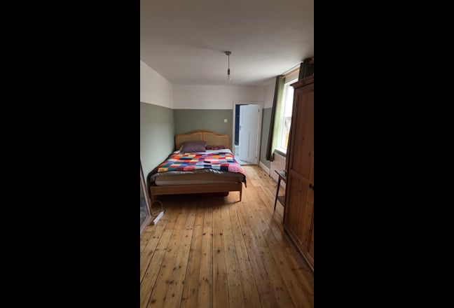 Large newly renovated ensuite Main Photo