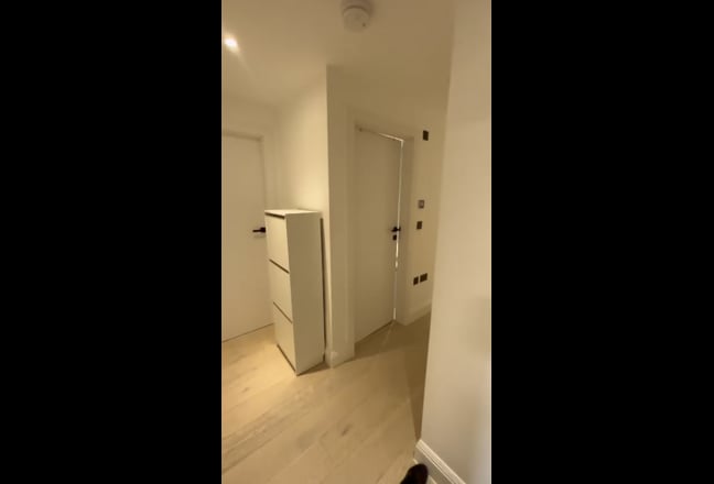 Modern Room for Rent close to Surrey Quays  Main Photo