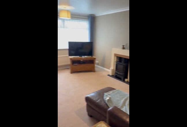 Room available in 2 bedroom house Main Photo