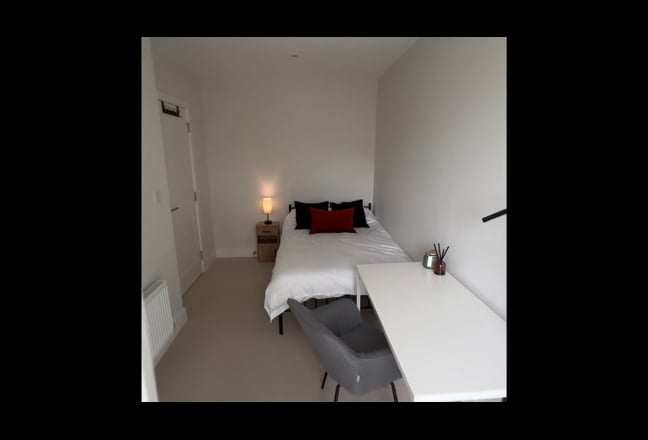 Beautiful spare-room in a brand-new flat Main Photo