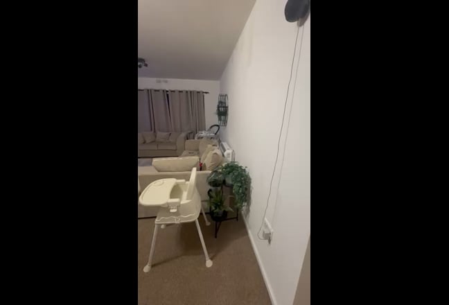 Small double room for rent &pound;900pm bills inc. Main Photo