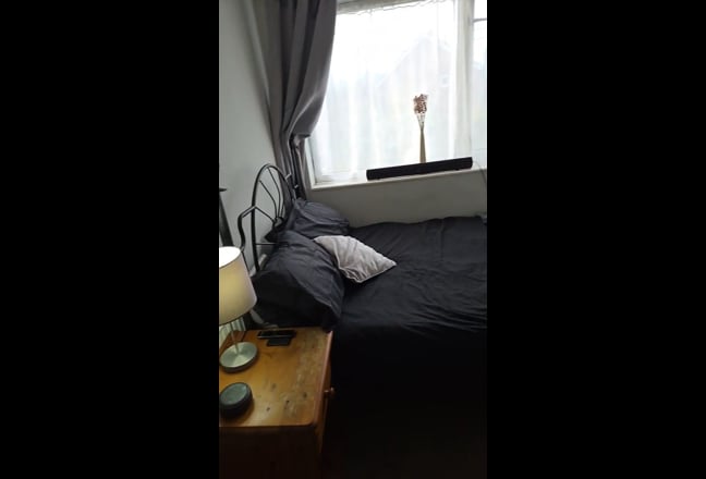 Single furnished room with double bed Main Photo