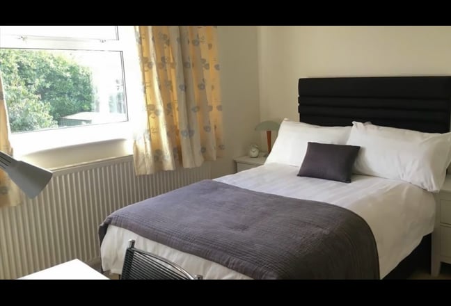 Double bedroom ensuite_fantastic location  Main Photo