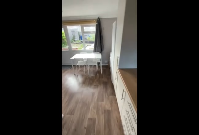 Double + Single Rooms | All bills included Main Photo