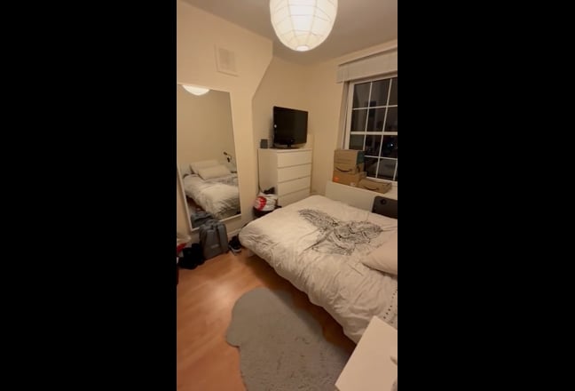 Large DBL Room Available in Oval - Great Location! Main Photo