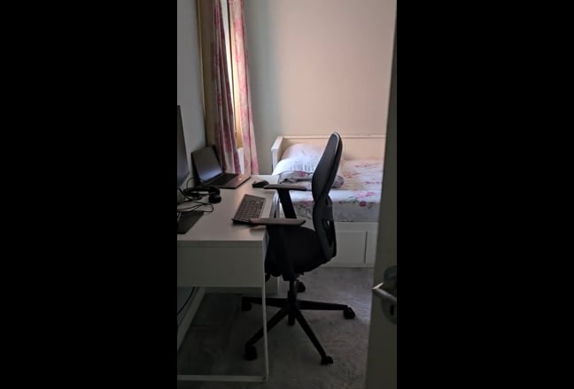 1 double bedroom at walkable distance Reading Uni Main Photo