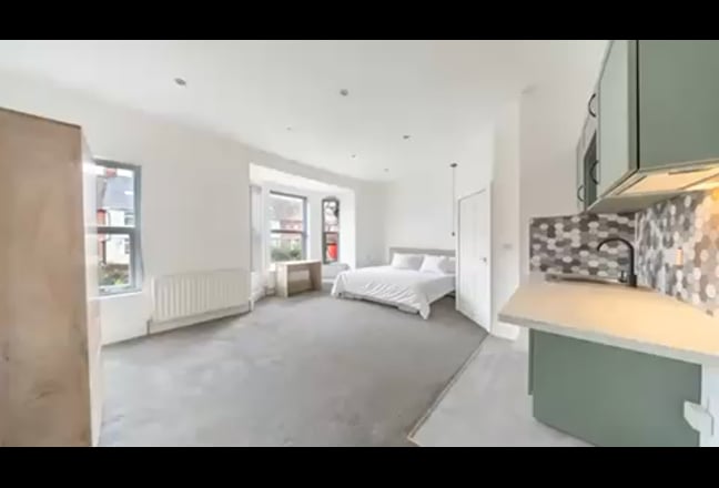 New Luxurious Studio Apartments in CV1 Main Photo