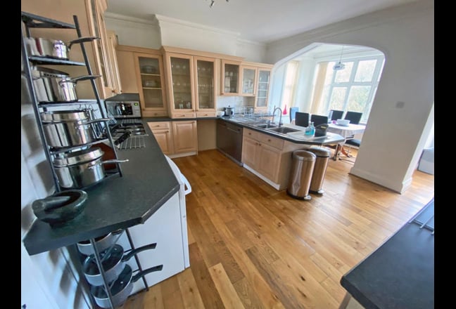 BRIGHTON Beach Ensuite Double 🏖️💎All Bills Inc💎 Main Photo