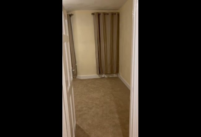 Wonderful 1 bed flat near Elizabeth Line Main Photo