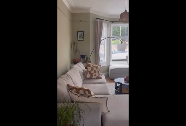 Large double room - Young professional houseshare Main Photo