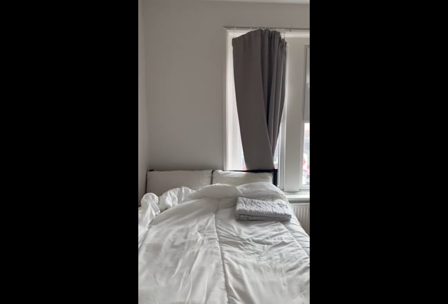 A double room en-suite in the heart of Fulham Main Photo