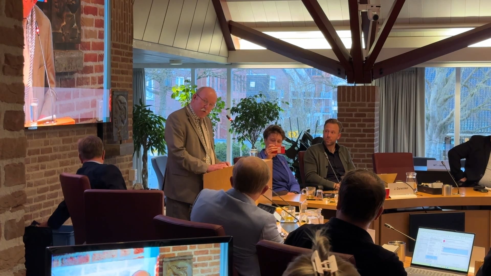 Koninklijke onderscheiding Jan ten Hoor