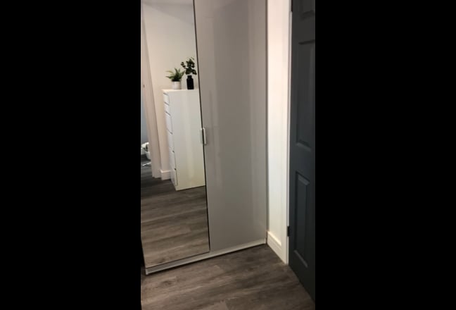 Small Double En-Suite | No Deposit | Bills Inc Main Photo