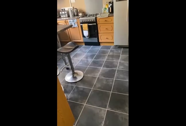 Double Room + Tv, Train/Tube 10 Min Walk Distance! Main Photo