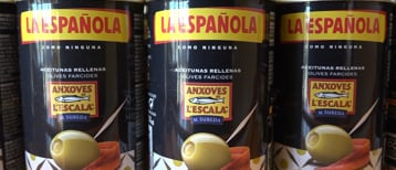 Les Anxoves de l'Escala farceixen les olives La Española