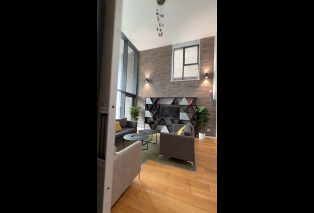 Two Bedrooms in Bright/Spacious Greenwich Flat Main Photo