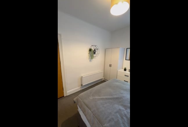 Modern & Spacious Room - All Bills Included  Main Photo
