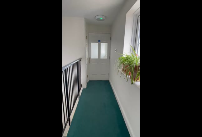 Large double room with walk in wardrobe Main Photo