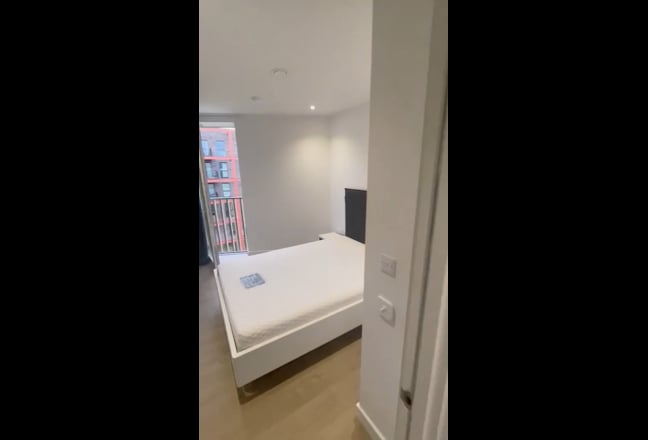 Large En-Suite Room | Hackney Wick | &pound;1,300 pcm  Main Photo