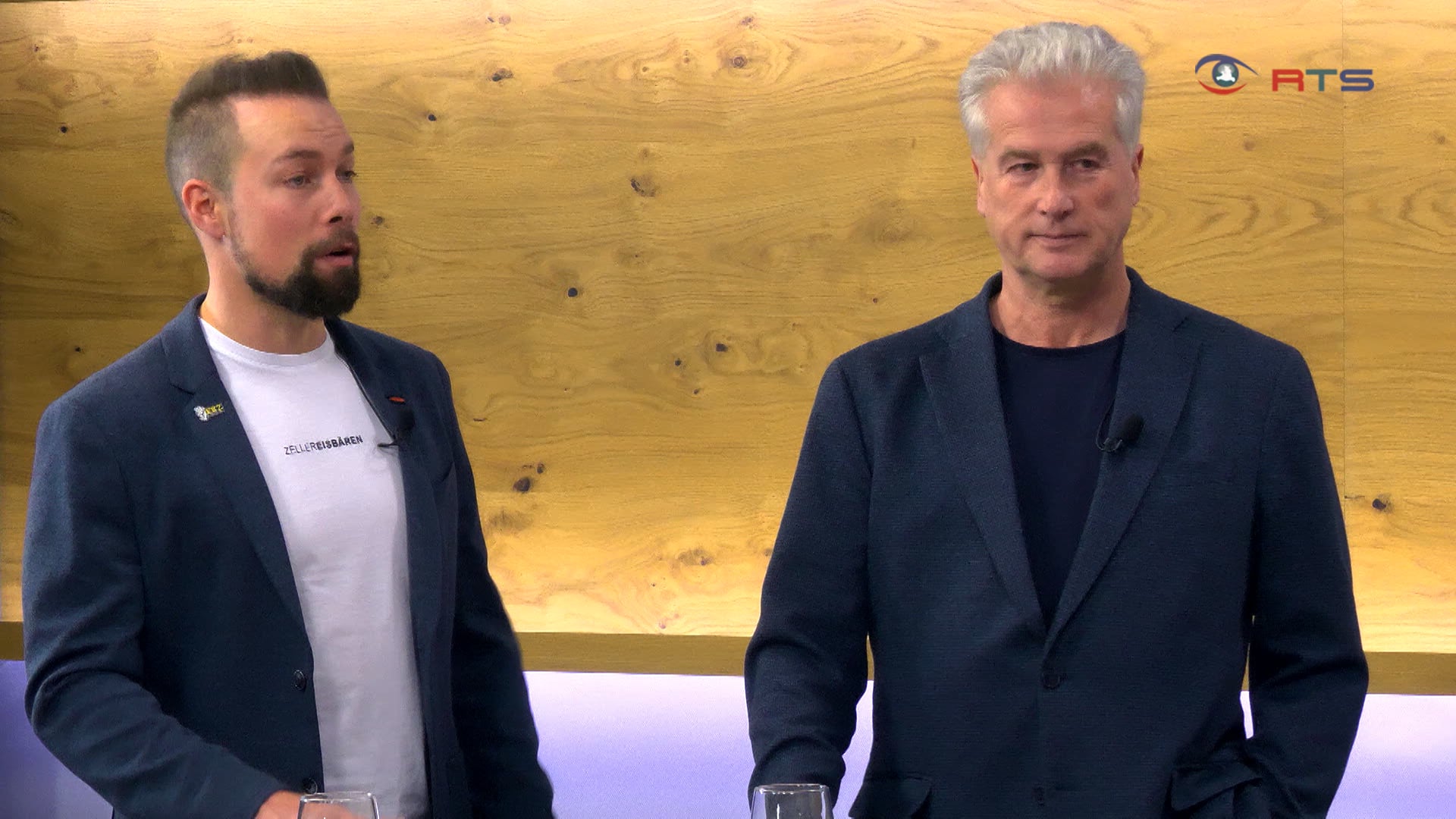 grosses-eishockey-in-salzburg-das-laenderspiel-oesterreich-gegen-deutschland-teamchef-des-oeehv-roger-bader-und-geschaeftsfuehrer-des-ek-die-zeller-eisbaeren-patrick-schwarz-im-talk