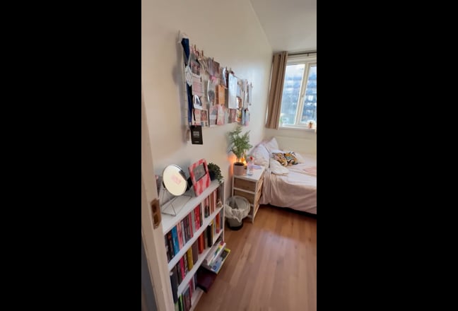 Double bedroom in 3 bed all girls house Main Photo