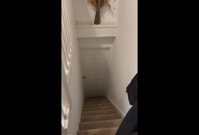 Double loft room in sunny flat  Main Photo