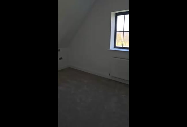 Modern Double room in Detached house Main Photo