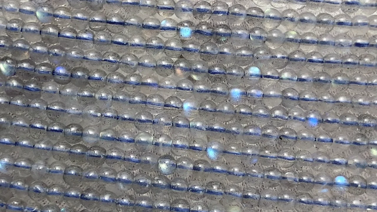 ラブラドライト（産地・マダガスカル） ラウンド3mm 1連（約36cm