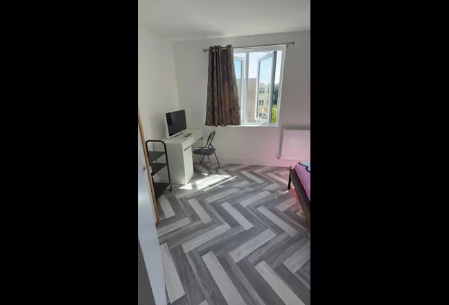 Double Room for professional woman - Littlemore Main Photo