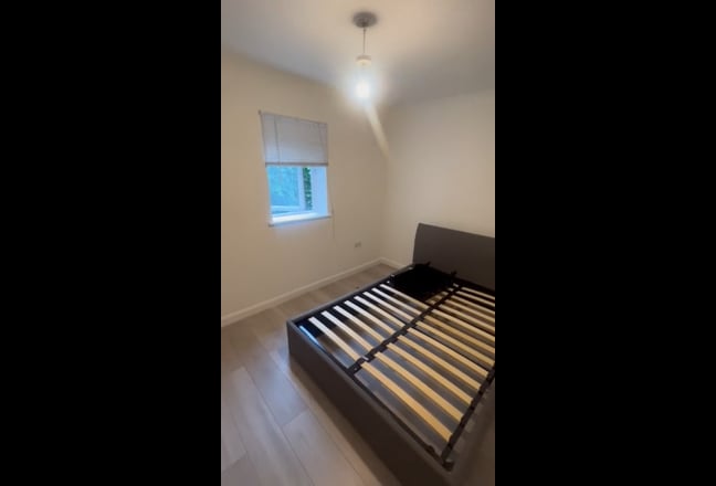 All bills inc. 1 bed ground floor flat w/terrace  Main Photo