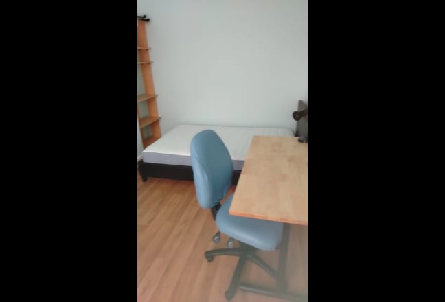 Small double room to rent Main Photo