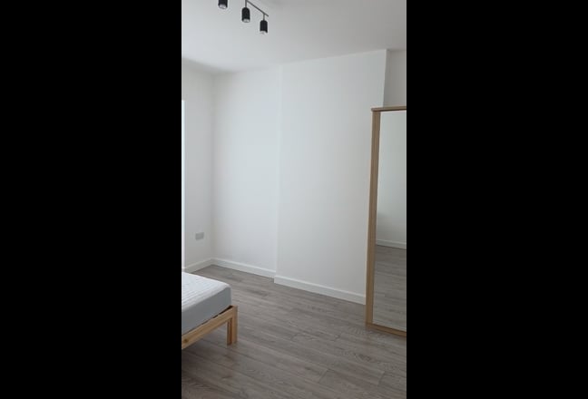 Bright, quiet rooms in a friendly home - Video  Main Photo