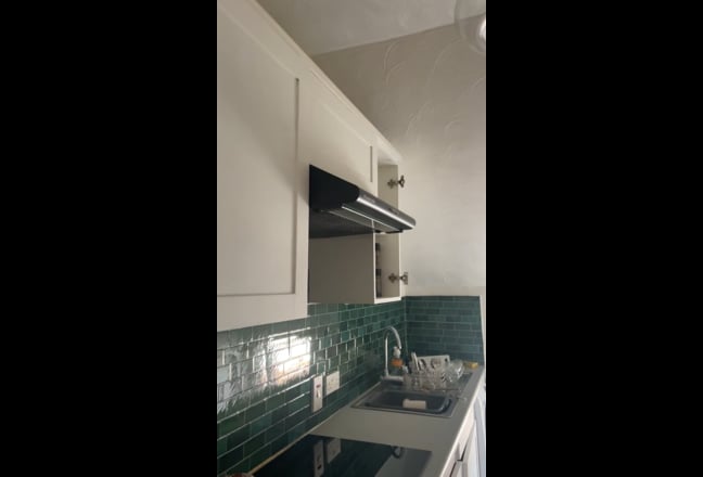 Double bedroom available in top floor flat Main Photo