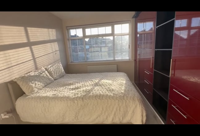 ✨ Luxury Fully Furnished Kingsize Room in Oldbury Main Photo