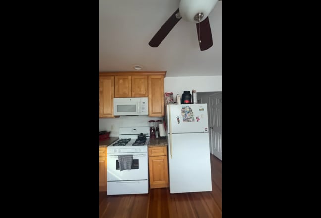 Private room available  Main Photo