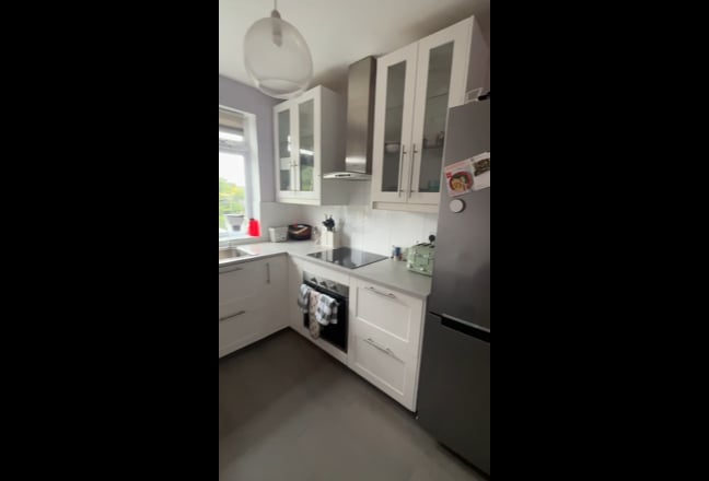 Bright, Calm Ensuite Room by the Park – NW10 Main Photo