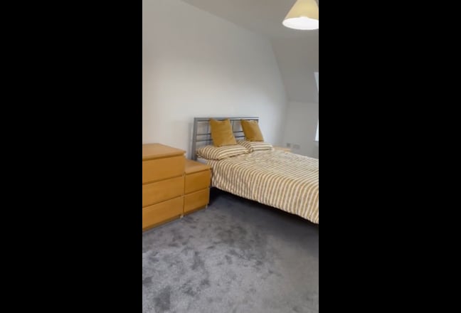 2 x Double rooms in Monkston Park MK10 Main Photo