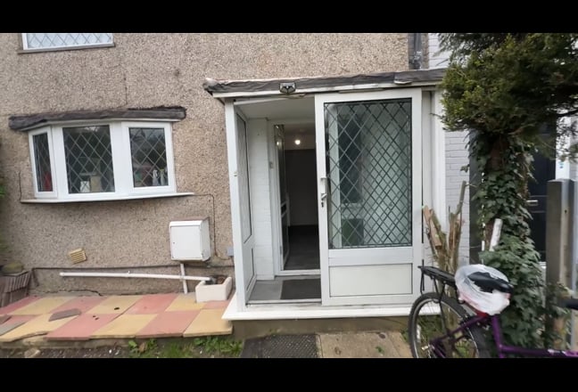 5 Bed House, Deerswood Av. HATFIELD AL10 Main Photo